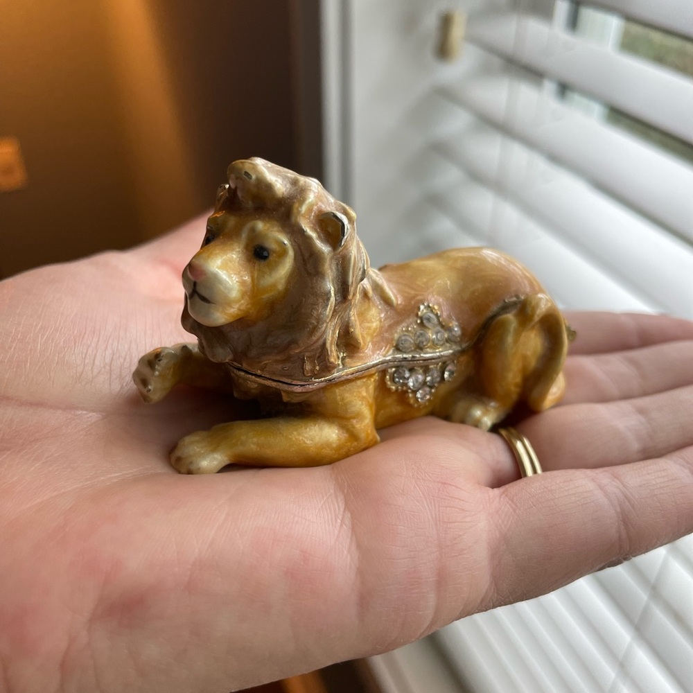 Lion Jewelry Keeper